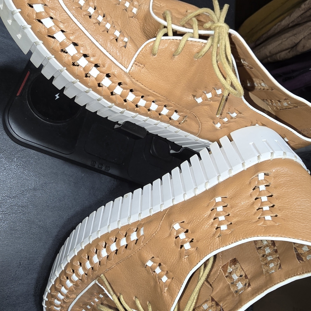 Women's SILENTED Tan Leather Casual Shoes